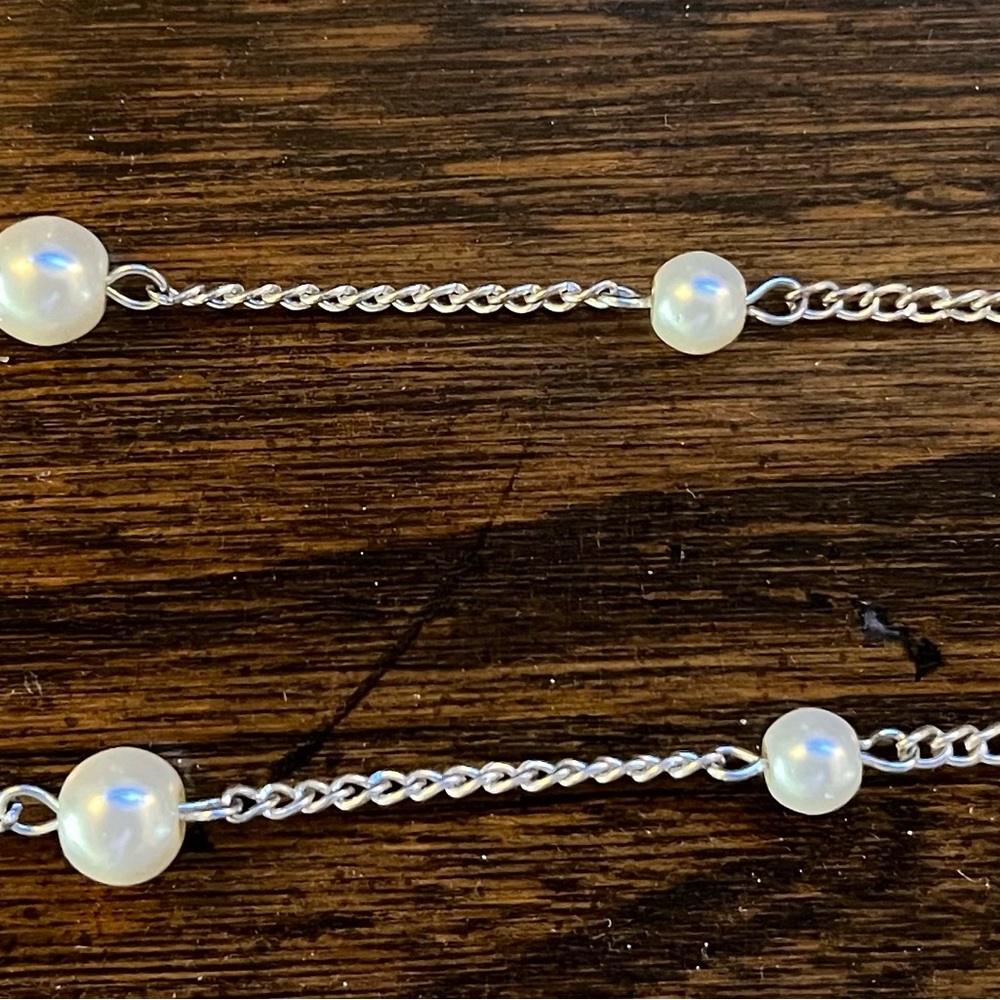 Corrine McCormack pearl and silver eyeglass chain